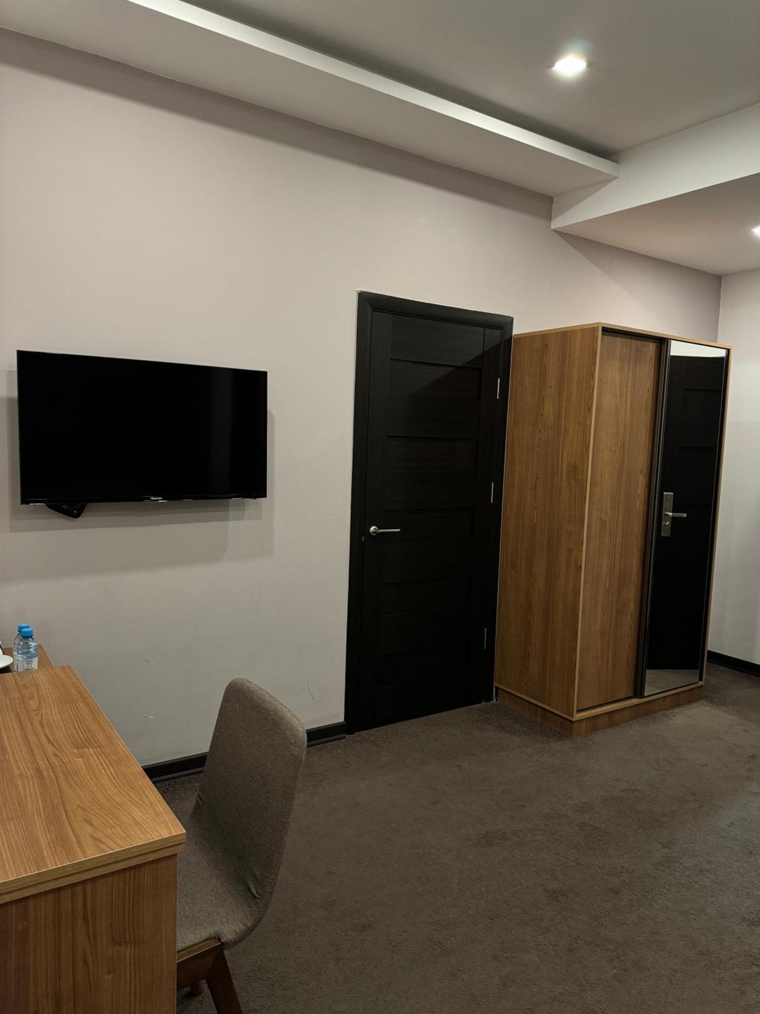 Moscow Boutique Hotel Yerevan Bagian luar foto