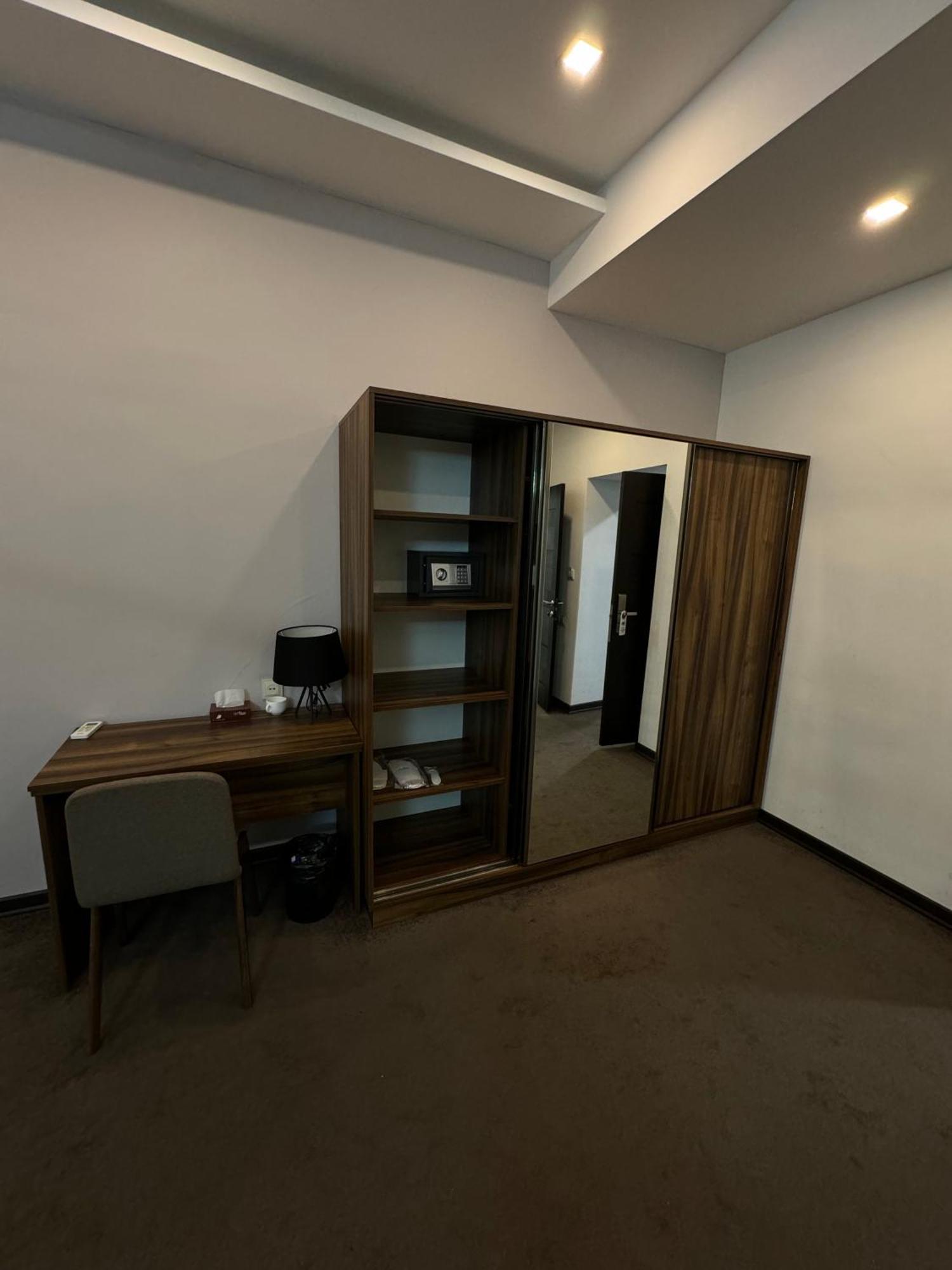 Moscow Boutique Hotel Yerevan Bagian luar foto