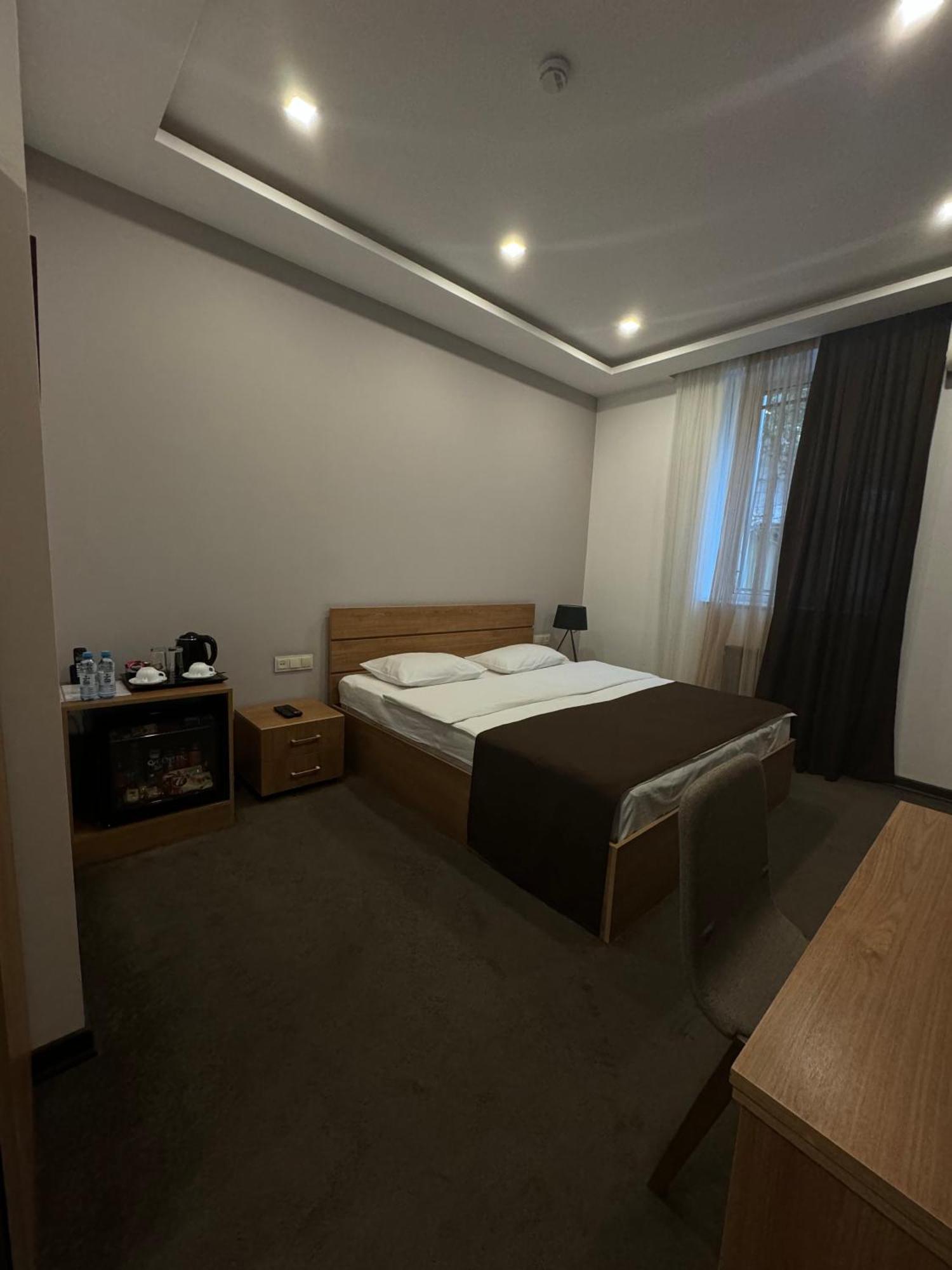 Moscow Boutique Hotel Yerevan Bagian luar foto