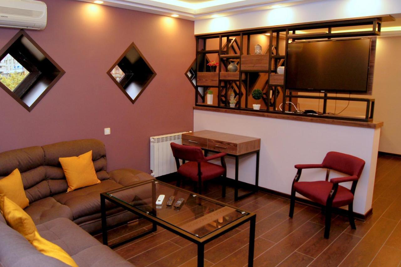 Moscow Boutique Hotel Yerevan Bagian luar foto