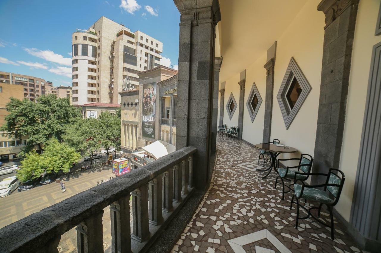 Moscow Boutique Hotel Yerevan Bagian luar foto
