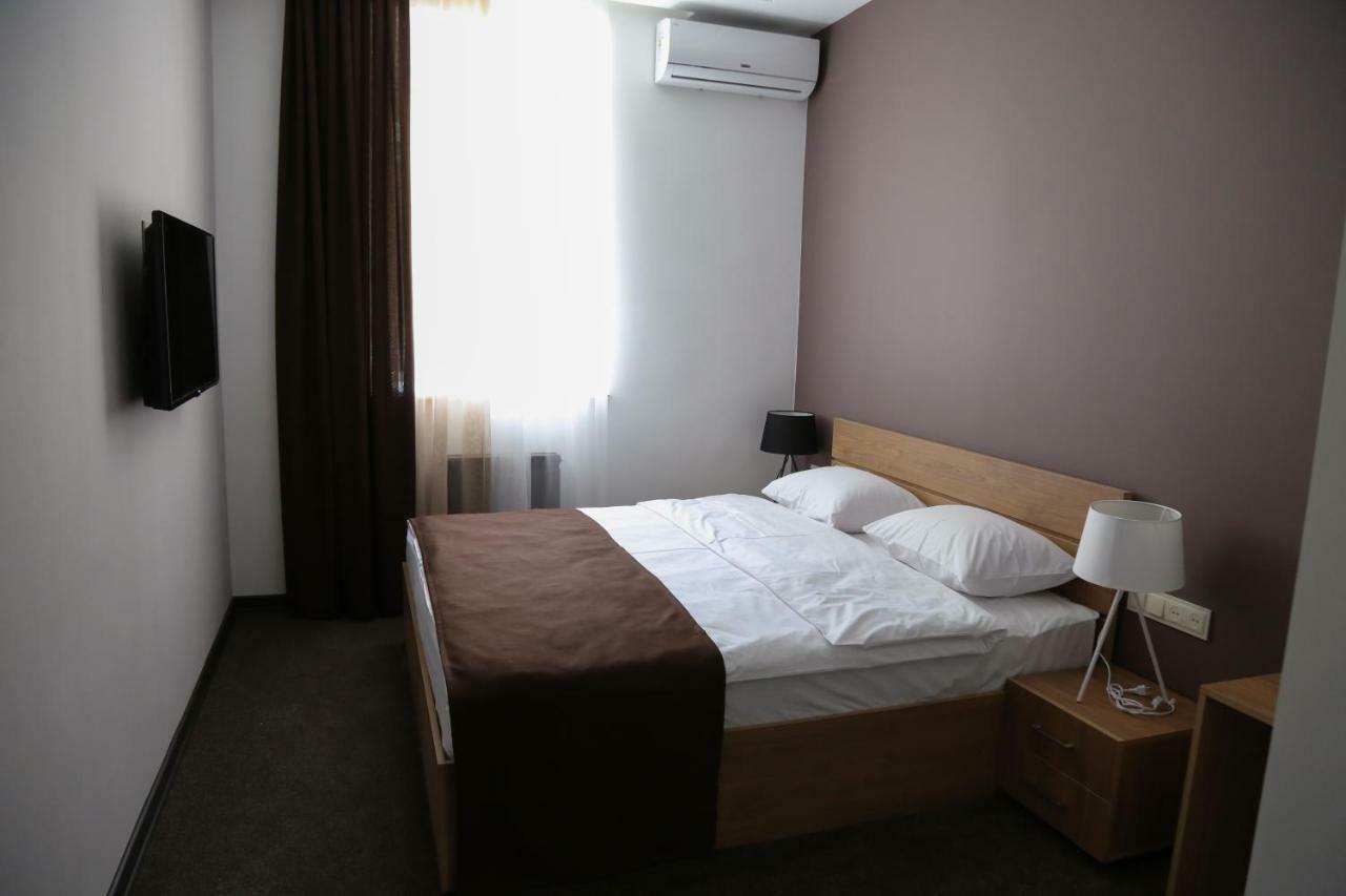 Moscow Boutique Hotel Yerevan Bagian luar foto
