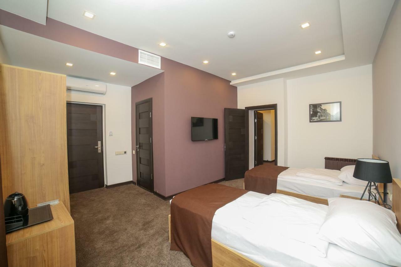 Moscow Boutique Hotel Yerevan Bagian luar foto